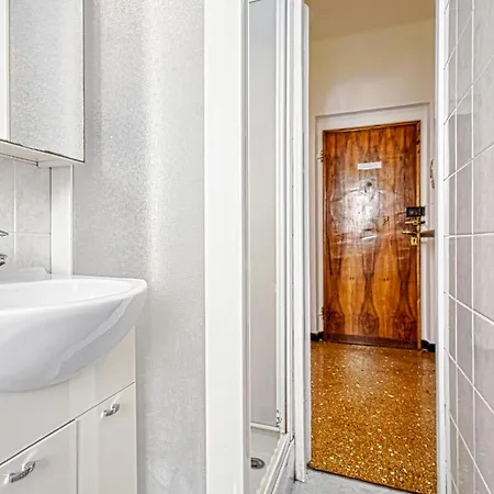 Апартаменти Awesome In With Kitchen Рапалло